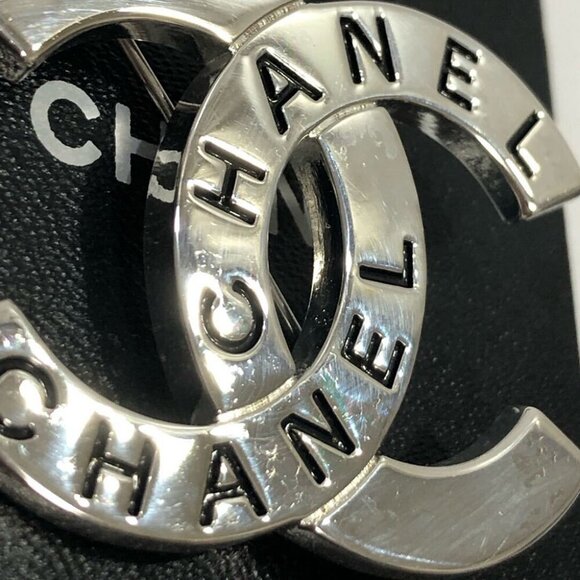 CHANEL CC Logo Vintage Brooch Silver Tone Pin 98P Auth w/Box #2678 - Picture 3 of 10